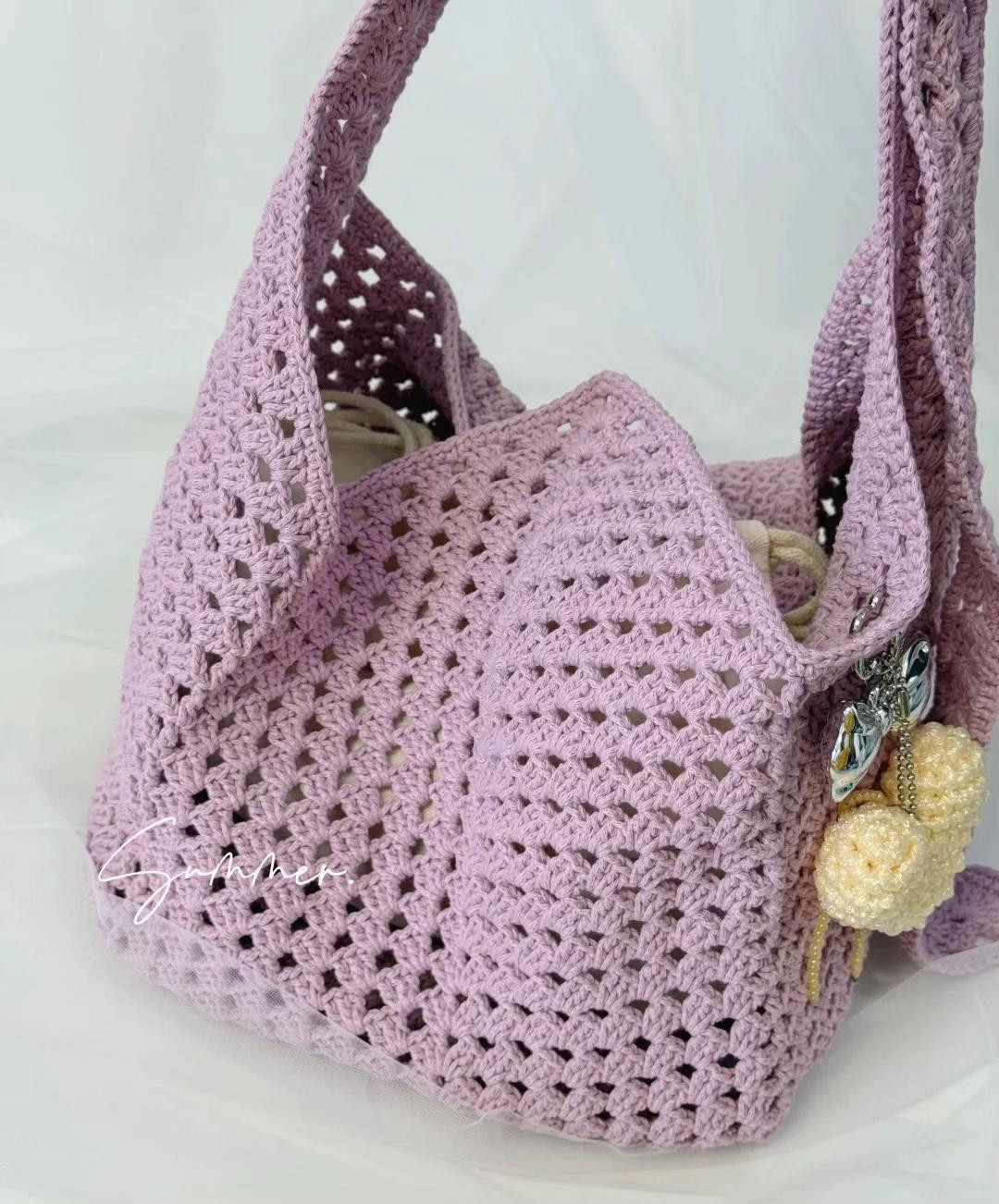 Chic Crochet Bag with Heart Charm Pattern Tutorial