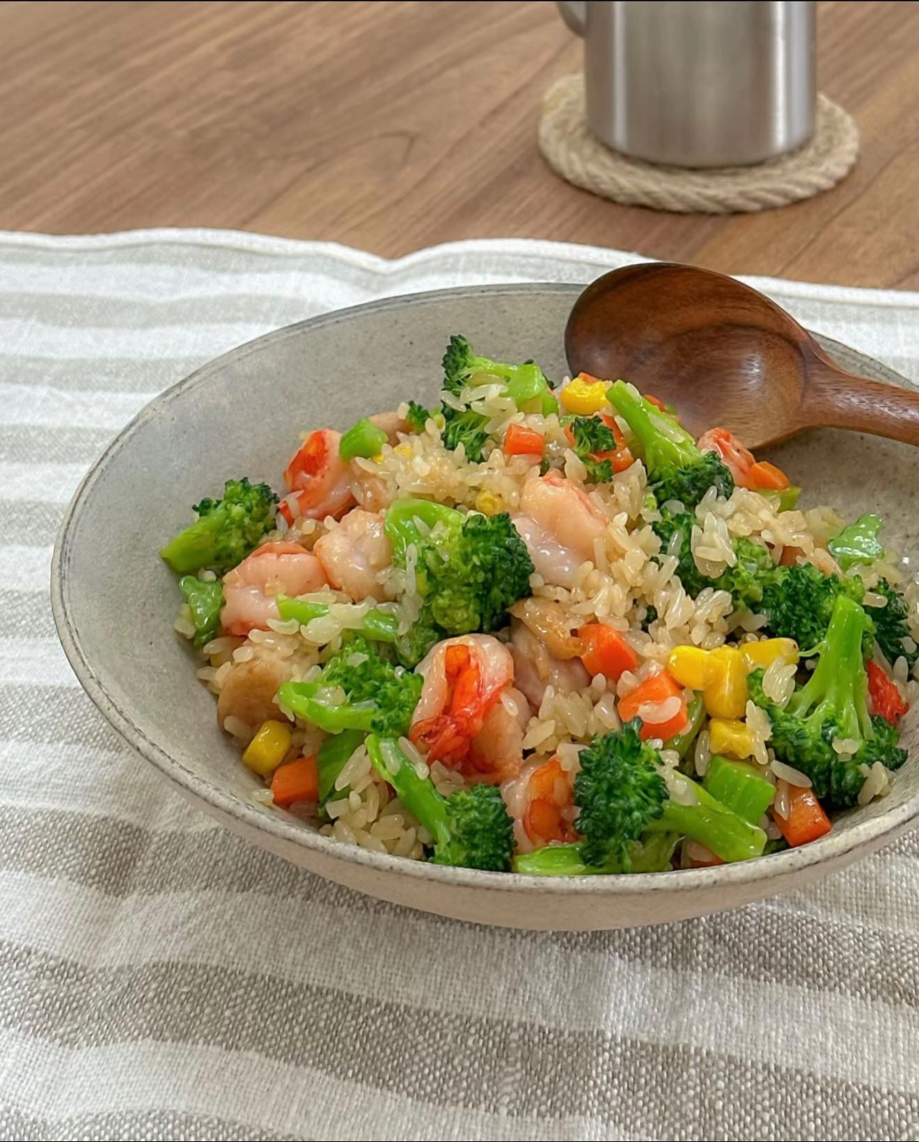 Cơm chiên tôm rau củ - Dinh dưỡng tràn đầy