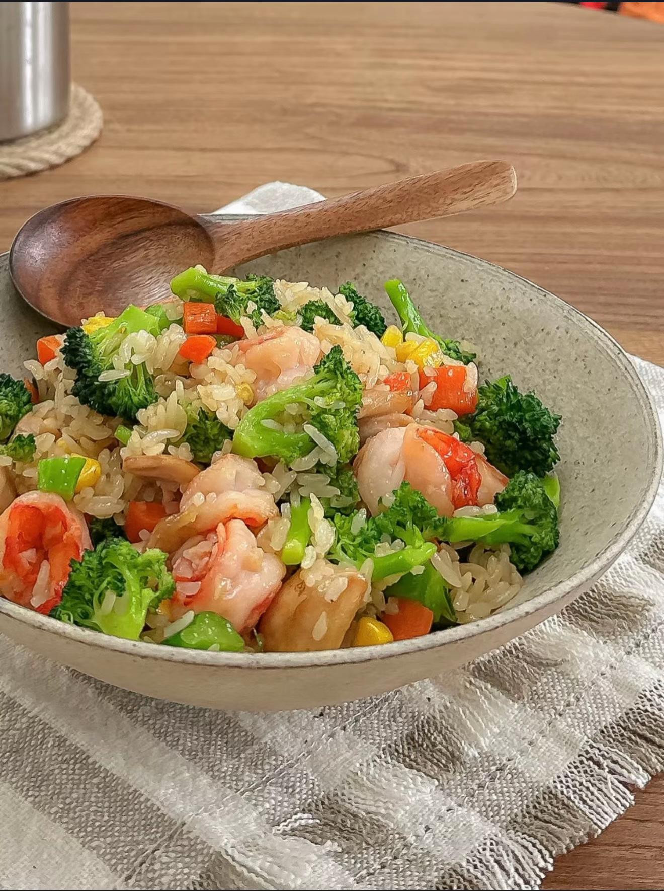 Cơm chiên tôm rau củ - Dinh dưỡng tràn đầy