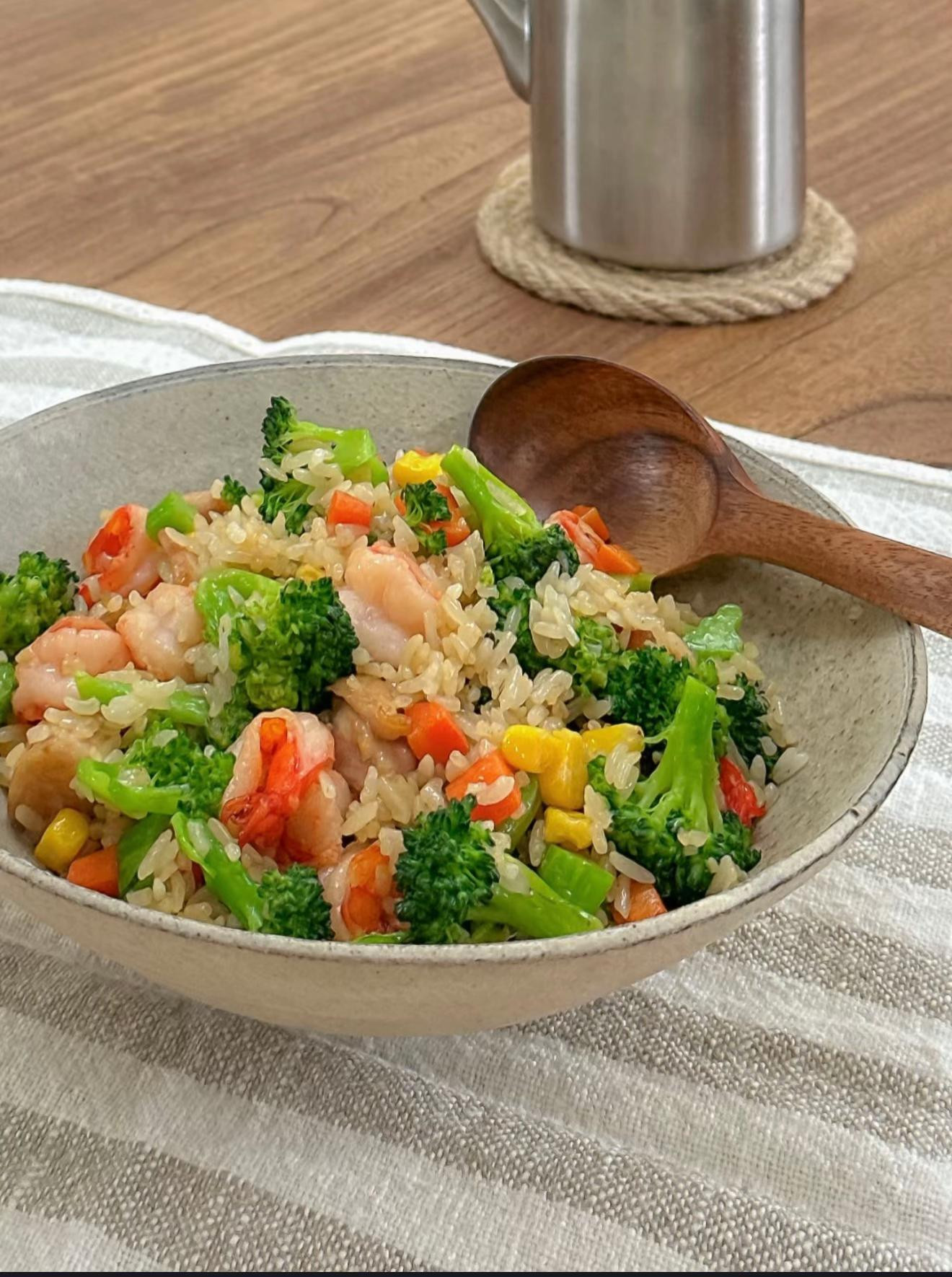 Cơm chiên tôm rau củ - Dinh dưỡng tràn đầy