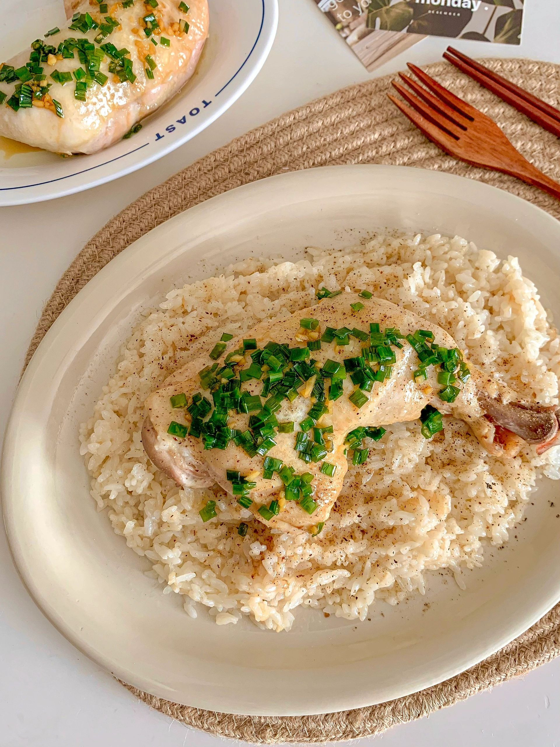 Cơm gà mỡ hành thơm ngon, đậm đà vị gừng