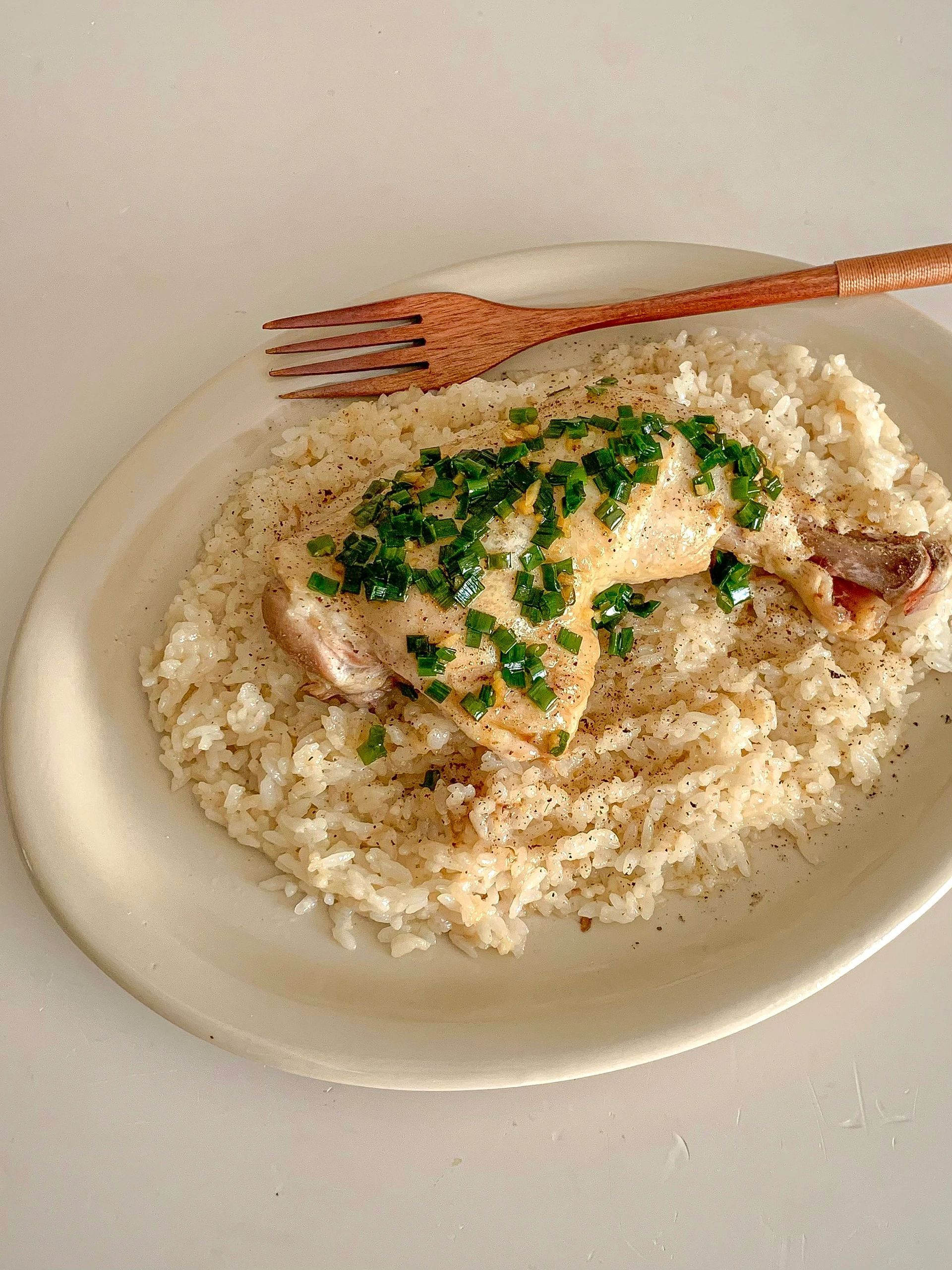 Cơm gà mỡ hành thơm ngon, đậm đà vị gừng