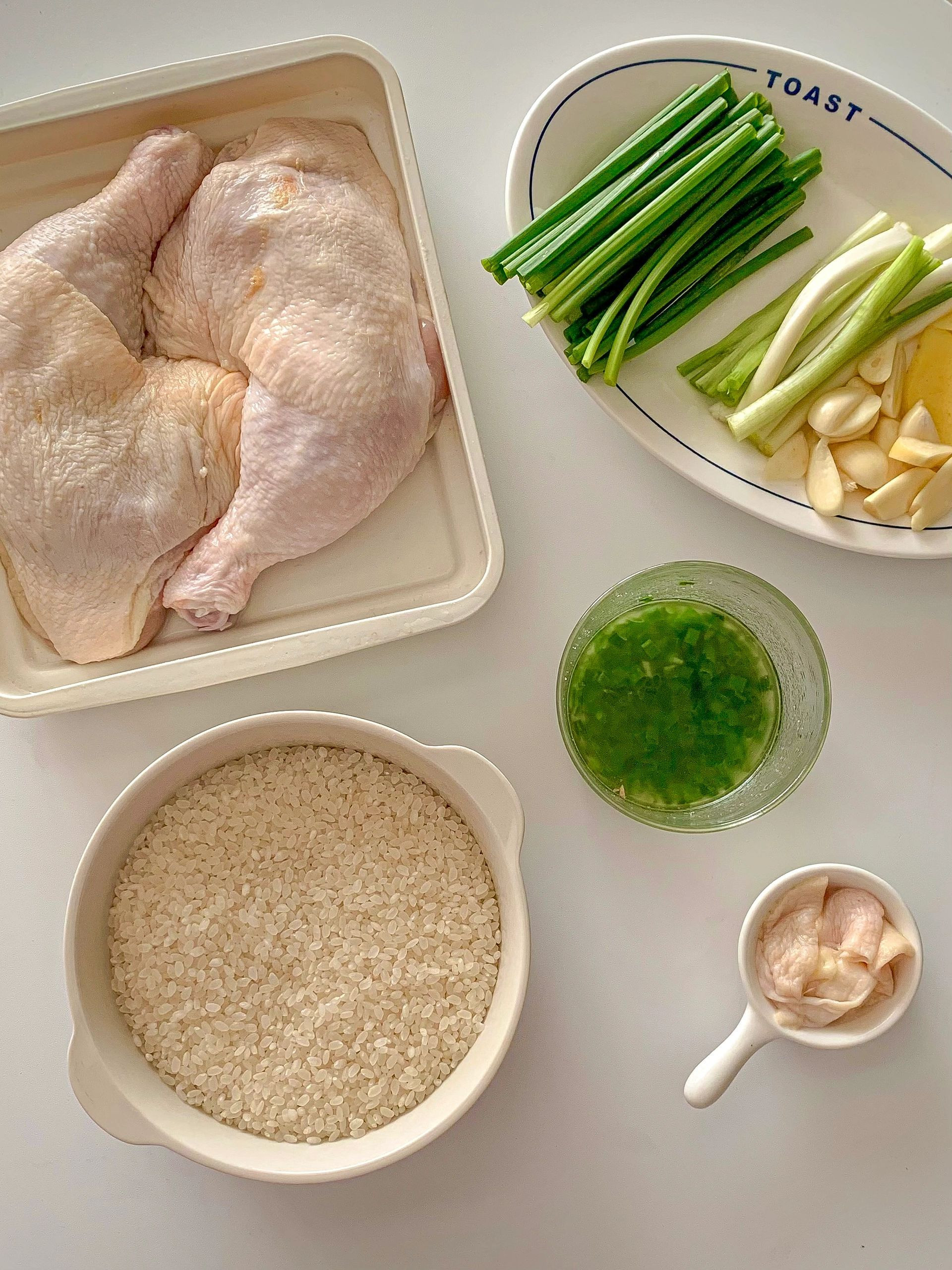 Cơm gà mỡ hành thơm ngon, đậm đà vị gừng