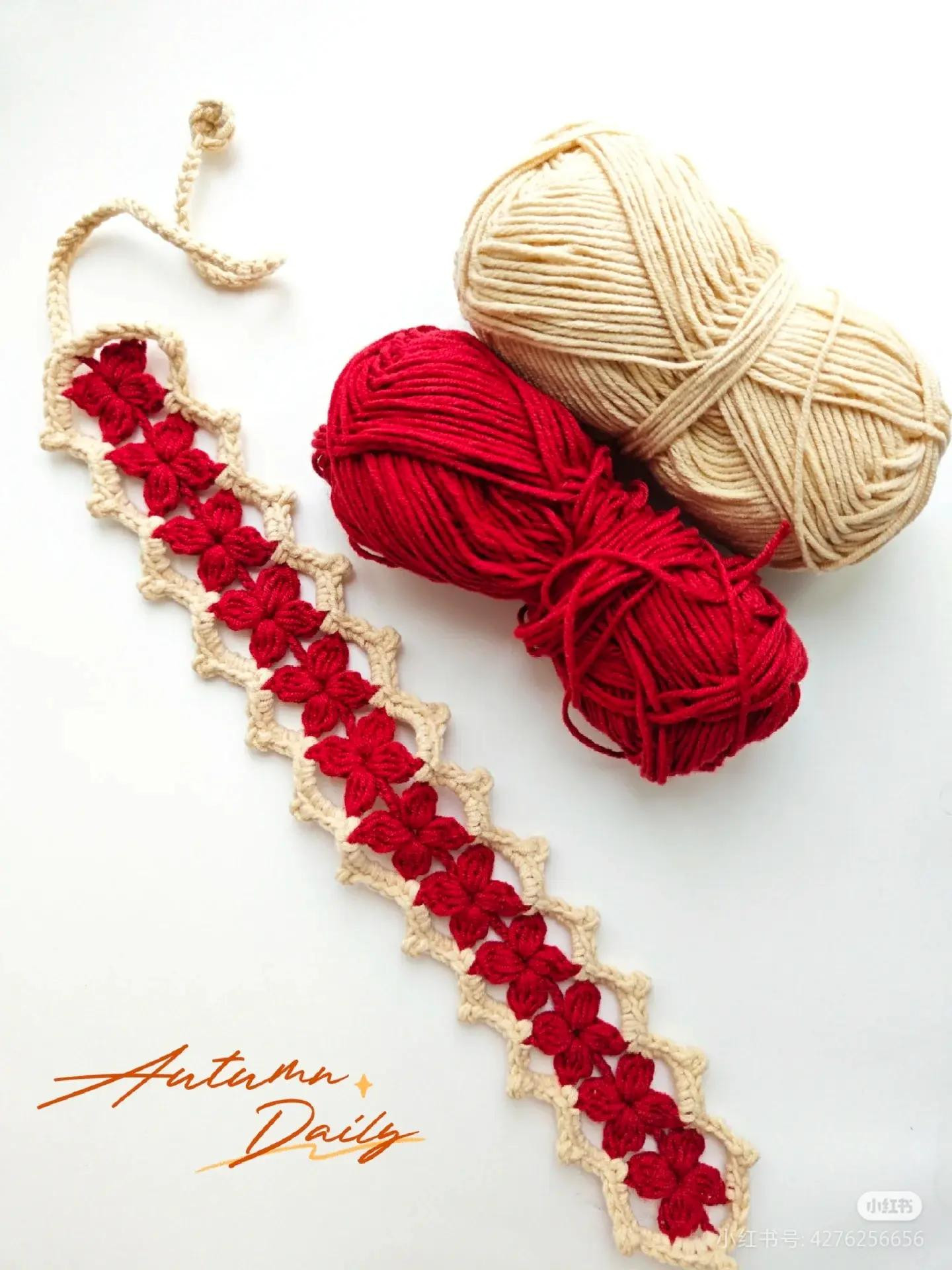 Crochet flower scarf pattern with red and beige tones