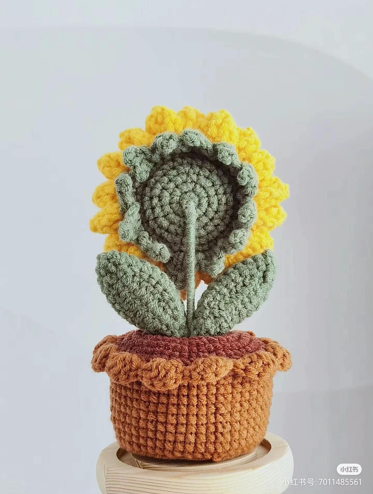 Crochet Pattern for a Vibrant Sunflower in a Pot