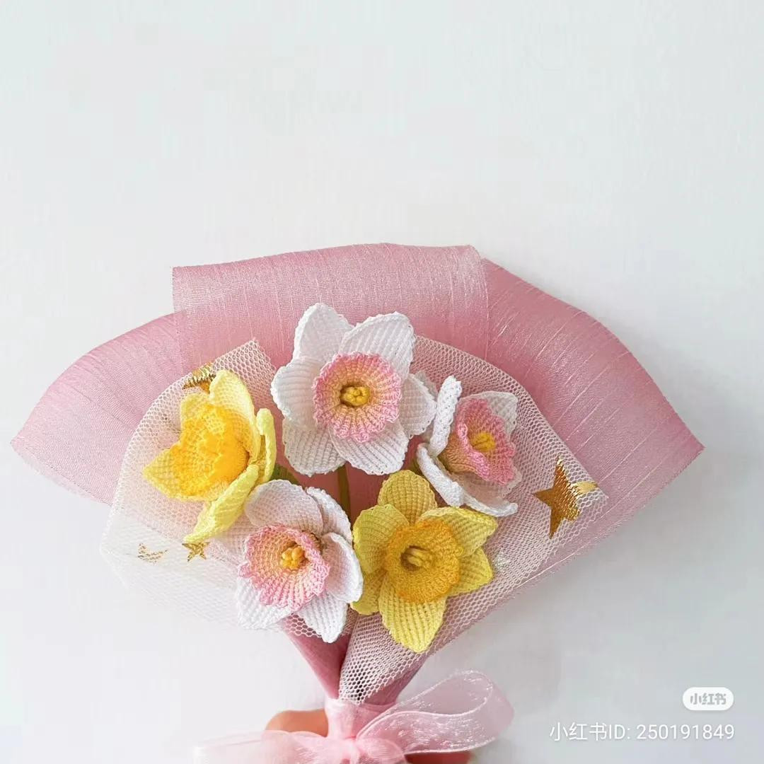 Crochet Pattern for Beautiful Daffodil Bouquet