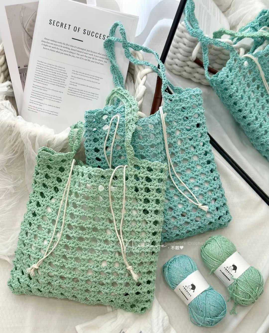 Crochet Pattern for Stylish Beach Tote Bags in Pastel Shades