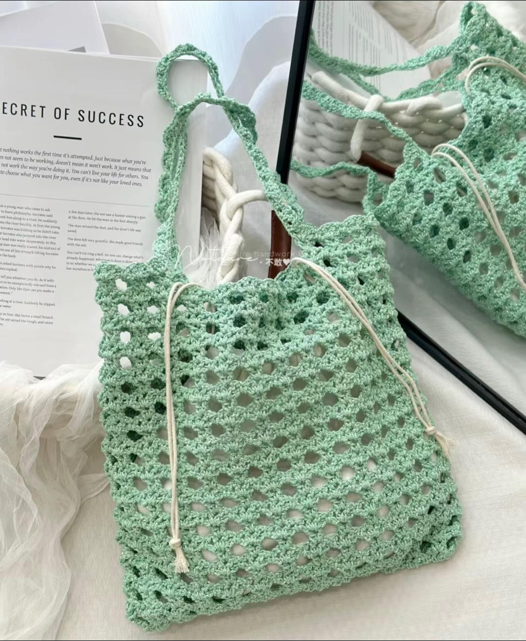 Crochet Pattern for Stylish Beach Tote Bags in Pastel Shades