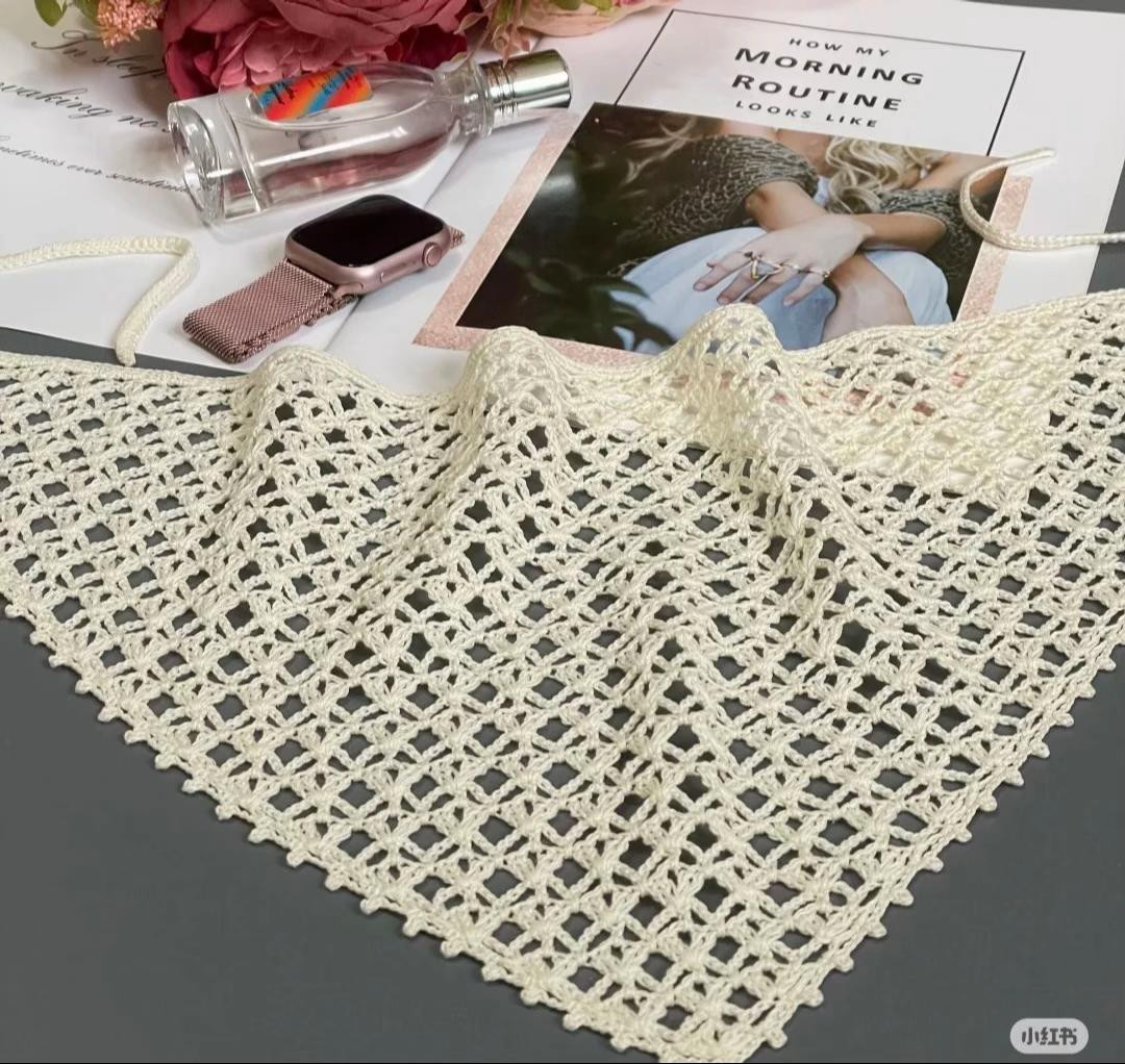 Elegant Crochet Pattern for a Delicate Lace Top
