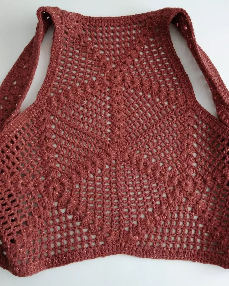 Elegant Crochet Top Pattern with Hexagonal Motif