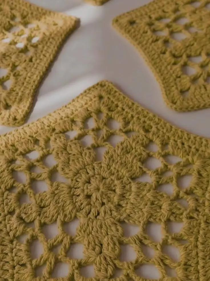 Elegant Crochet Top Pattern with Hexagonal Motif