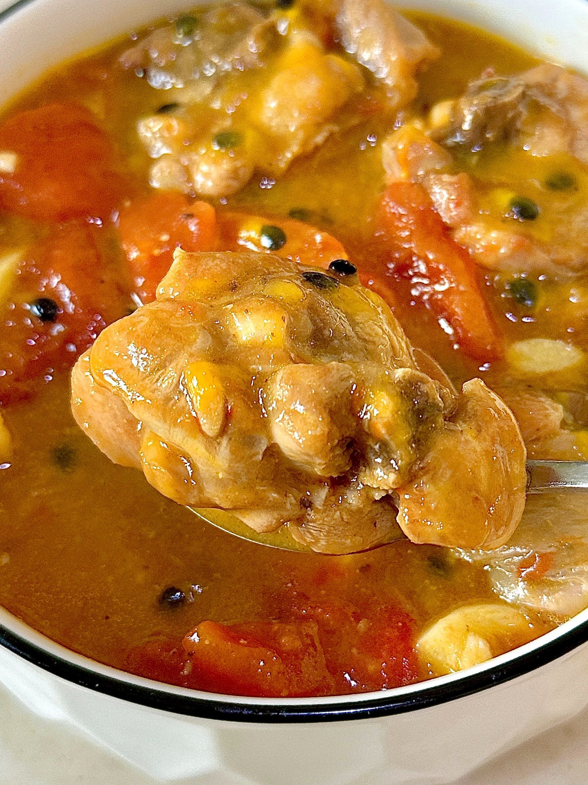 Gà Đùi Xào Chanh Leo Chua Cay Thơm Lừng