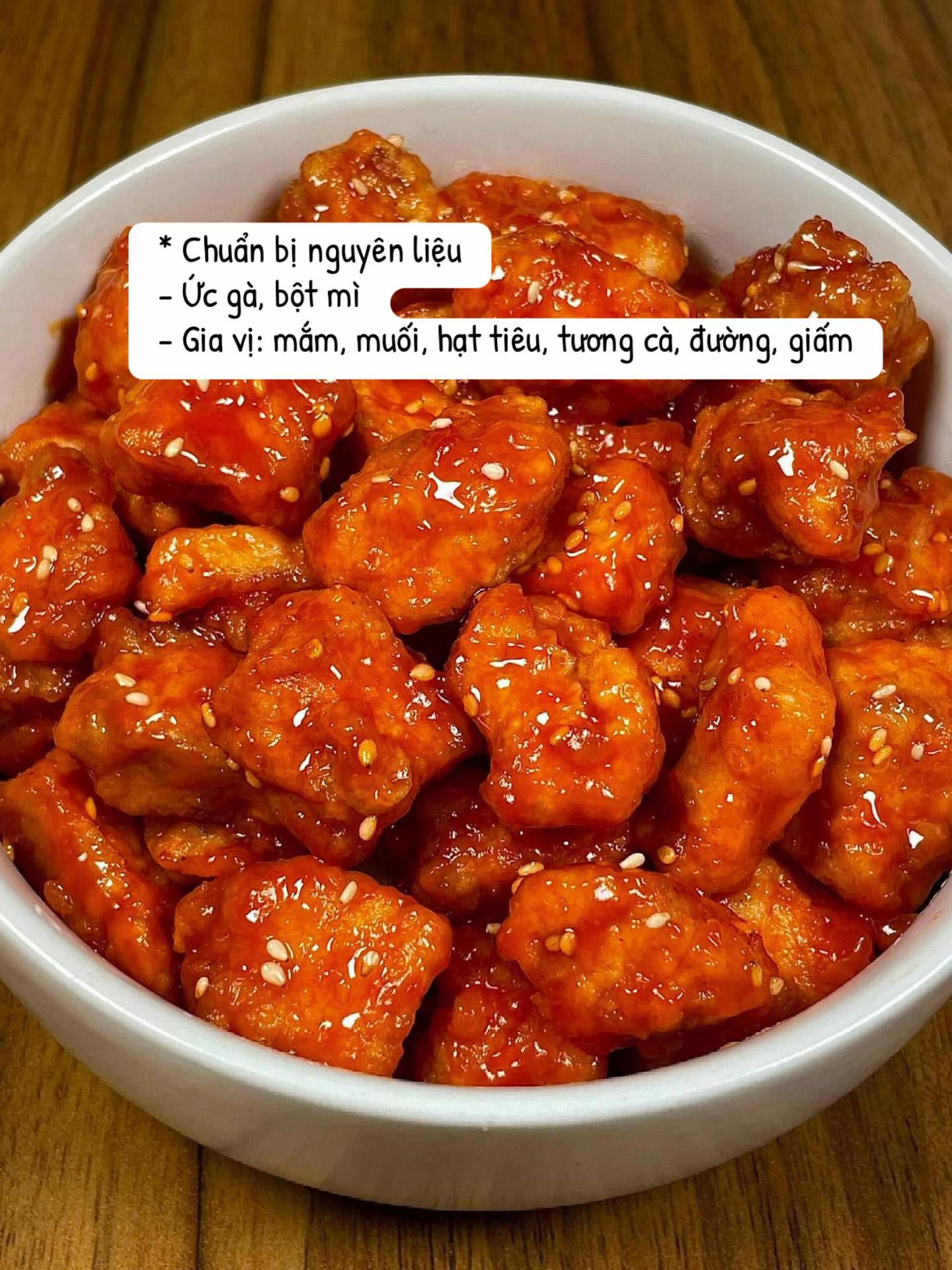 Gà giòn sốt chua ngọt mê ly, bùng nổ hương vị.