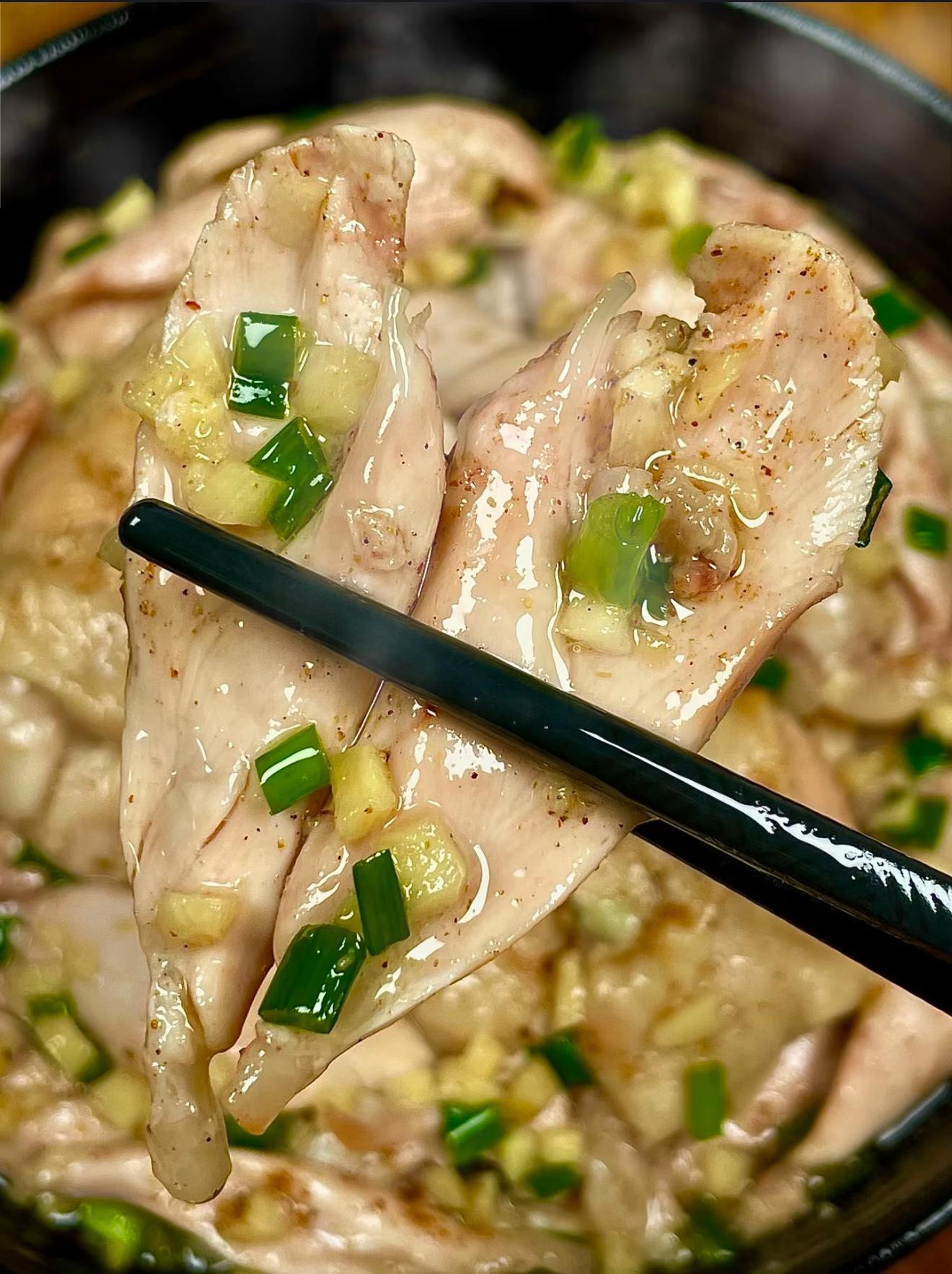 Gà Hấp Tỏi Gừng Ngọt Dịu Thơm Mềm