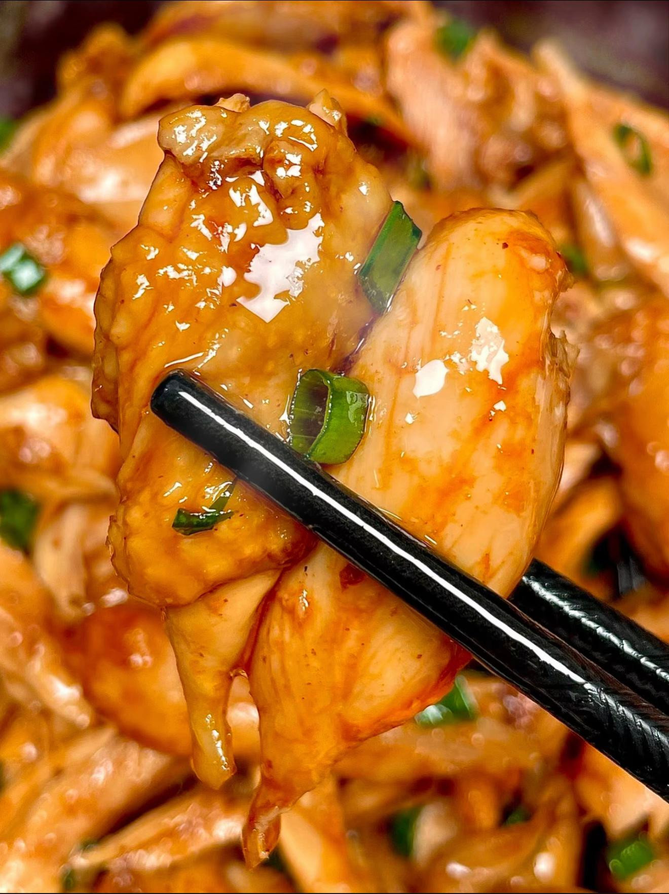 Gà om xì dầu thơm lừng, đậm đà vị gừng tỏi