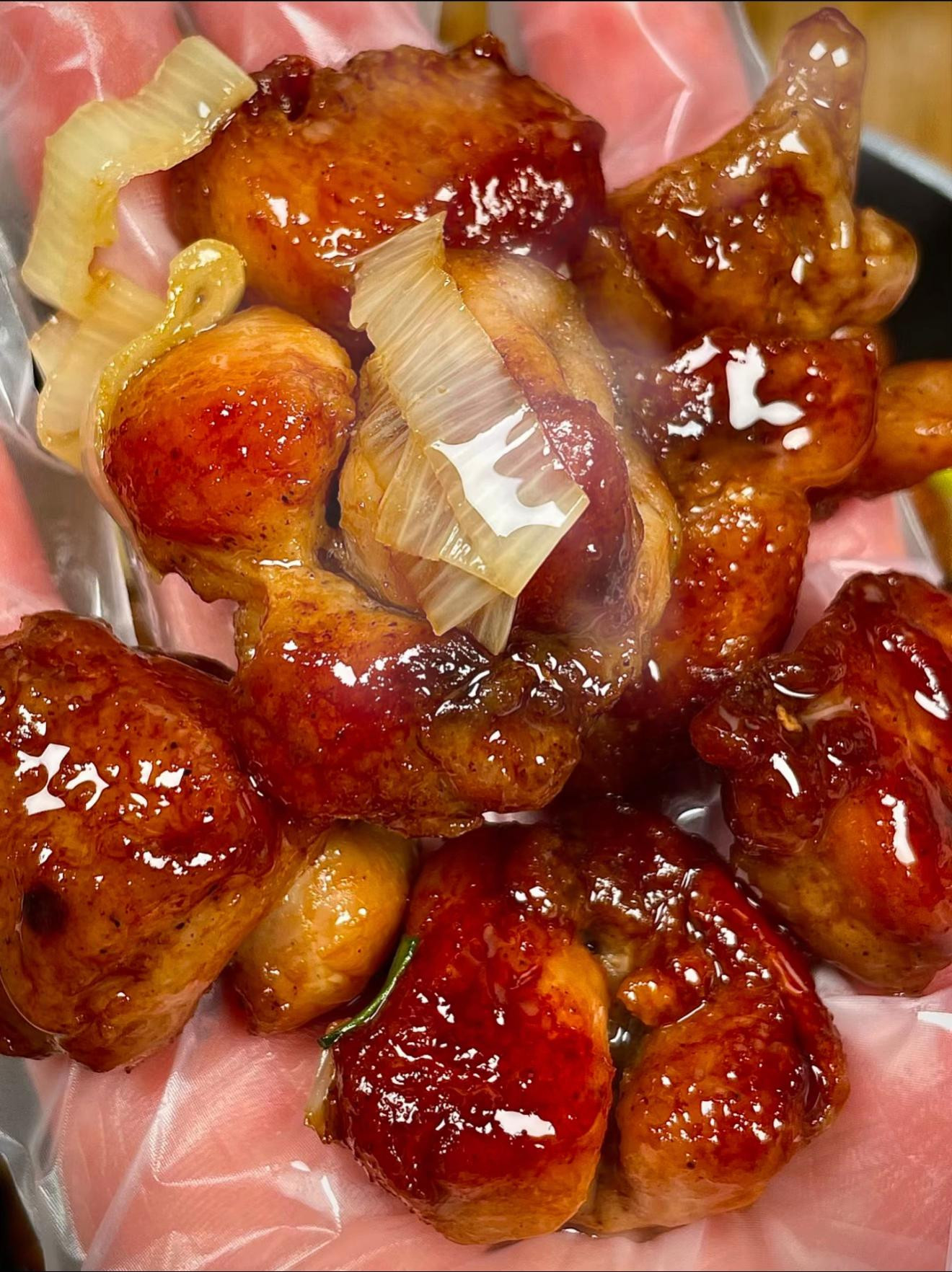 Gà Rán Sốt Dầu Hào Hành Lá Thơm Ngon