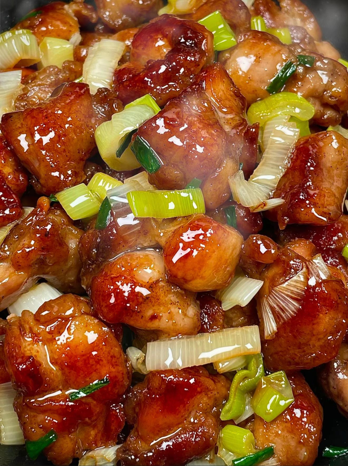 Gà Rán Sốt Dầu Hào Hành Lá Thơm Ngon