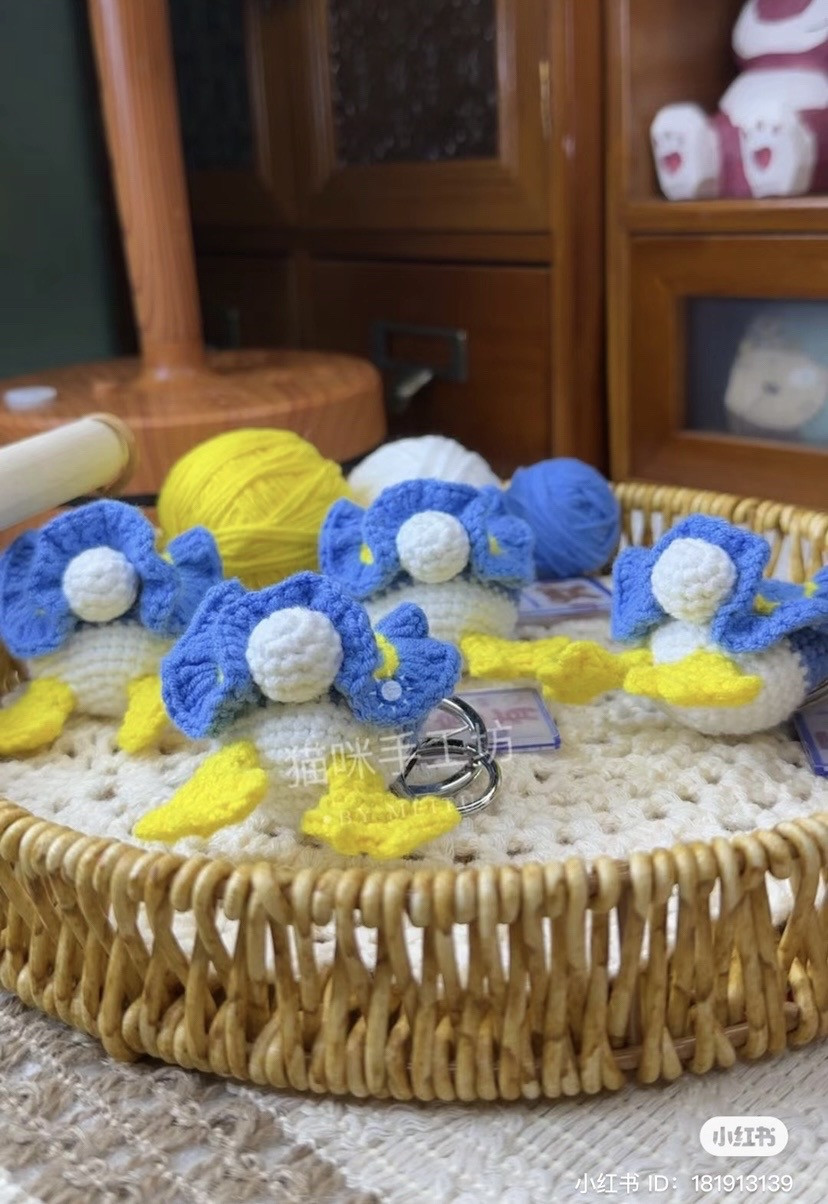 Hướng dẫn móc khóa mông vịt dễ thương chi tiết từng bước