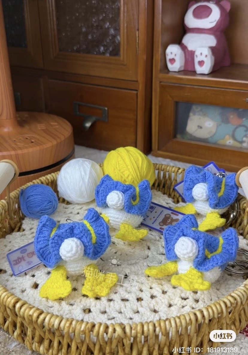 Hướng dẫn móc khóa mông vịt dễ thương chi tiết từng bước