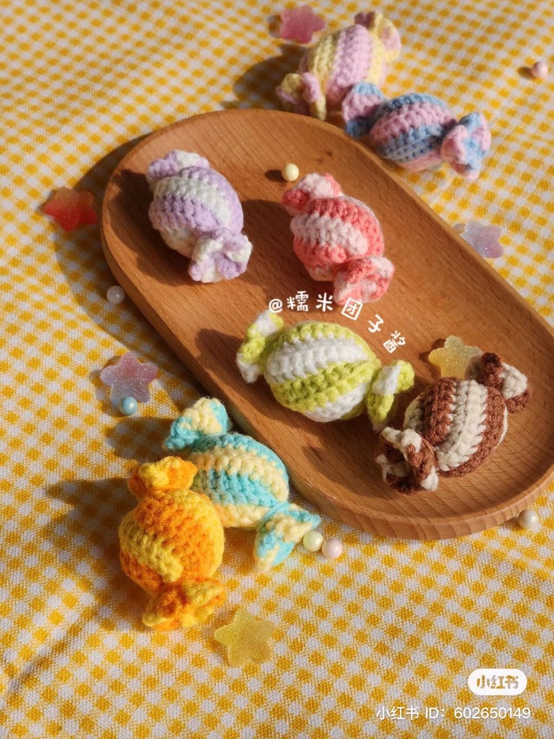 Hướng dẫn móc len kẹo ngọt sắc màu rực rỡ cho ngày vui