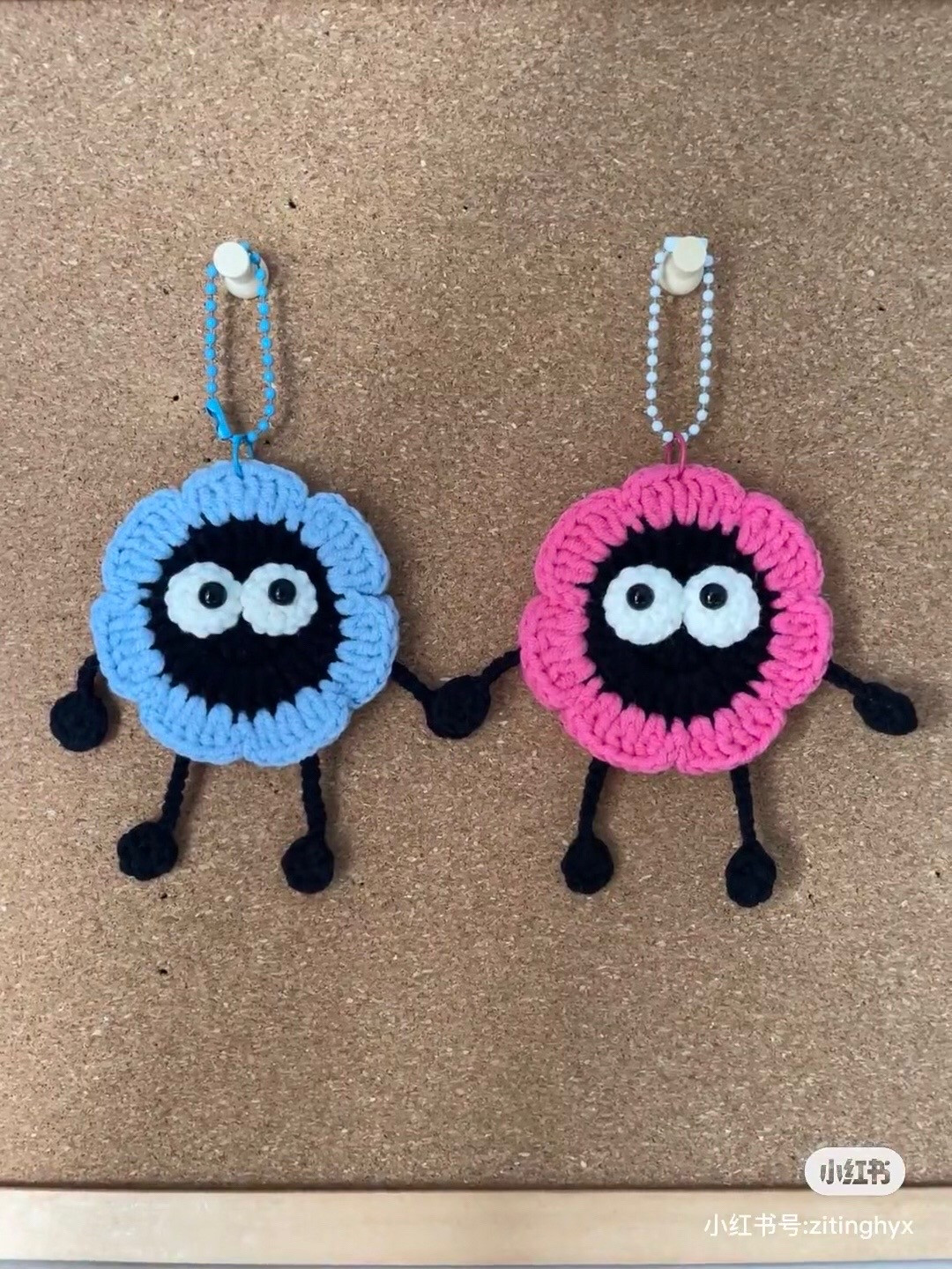 Hướng dẫn tạo móc khóa len hình đám mây hồng dễ thương