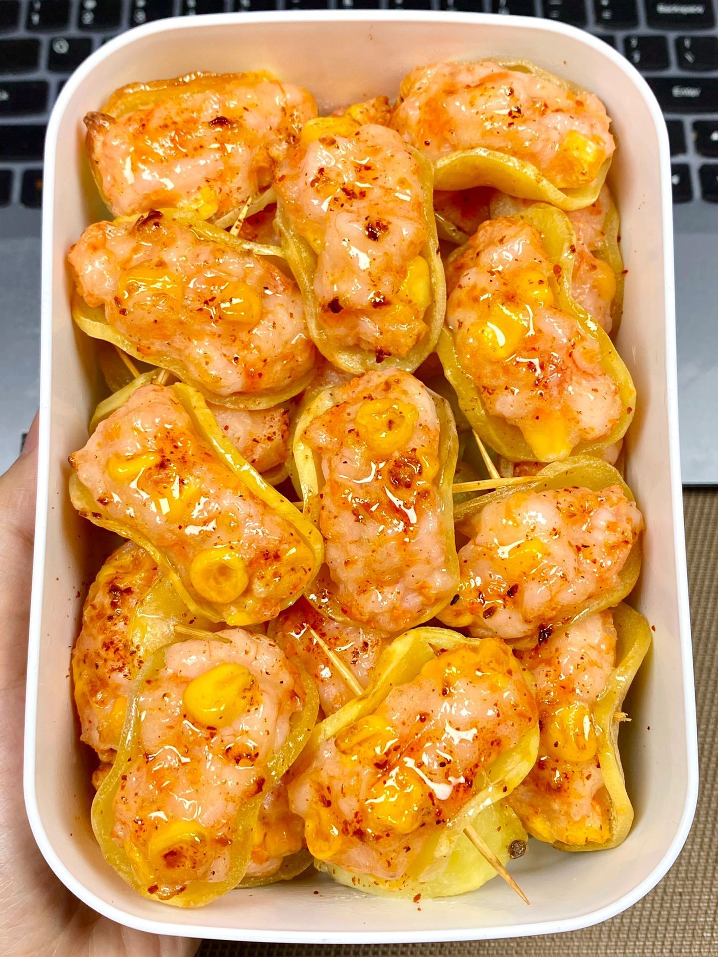 Khoai Tây Cuốn Tôm Ngô Giòn Tan Thơm Ngon