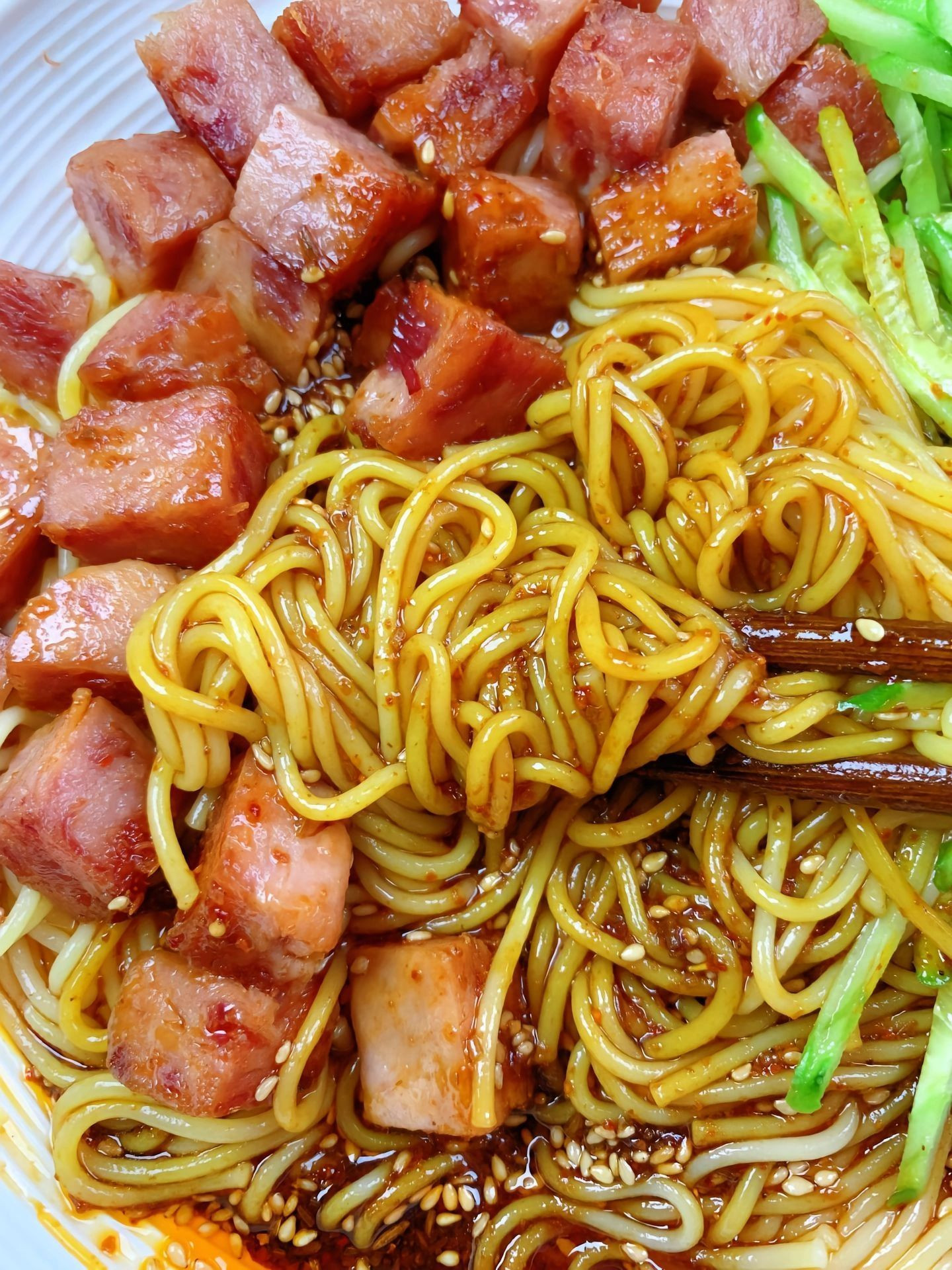 Mì Trộn Cay Đậm Đà, Ấm Bụng Ngày Mưa Sài Gòn