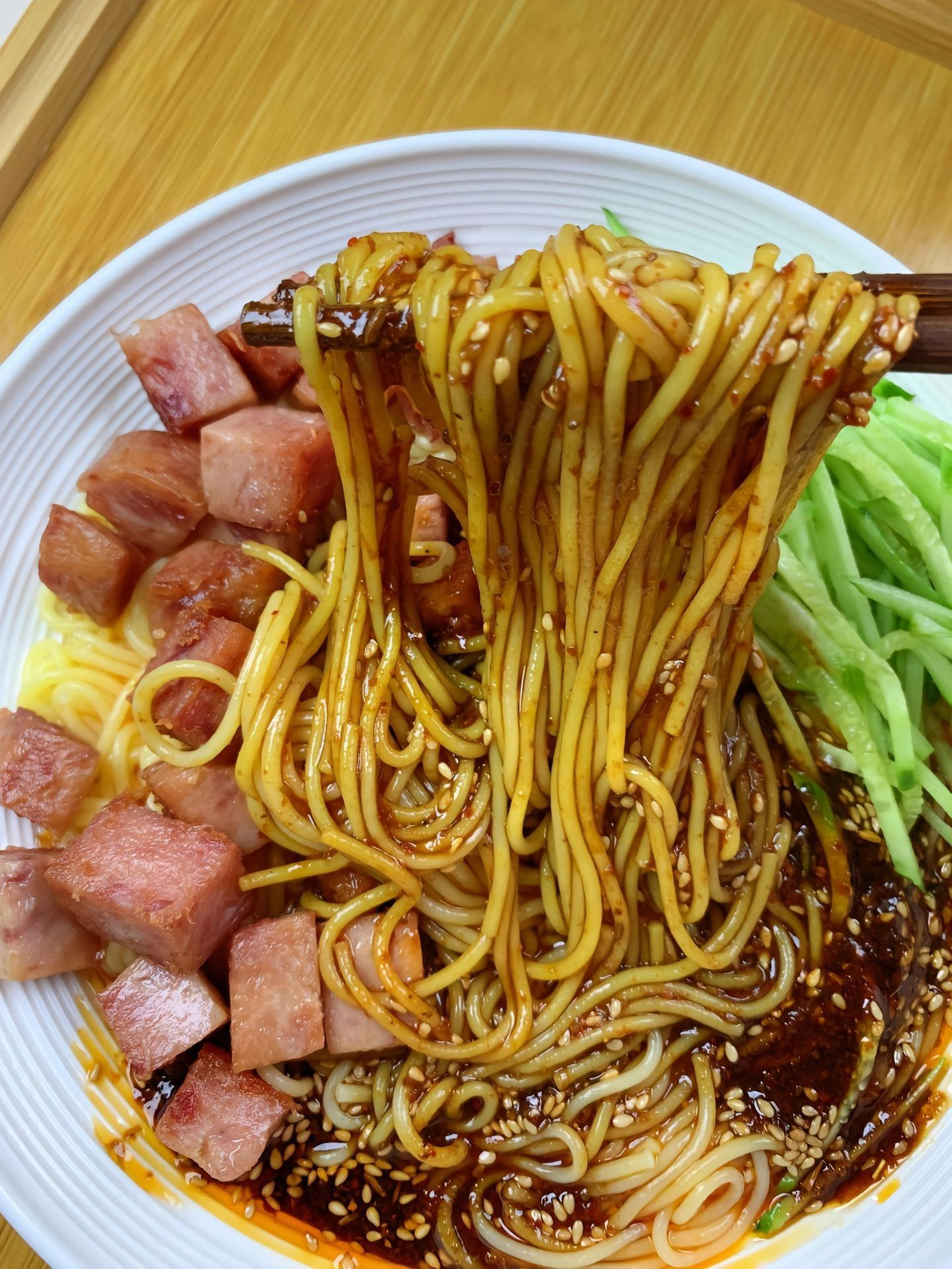 Mì Trộn Cay Đậm Đà, Ấm Bụng Ngày Mưa Sài Gòn