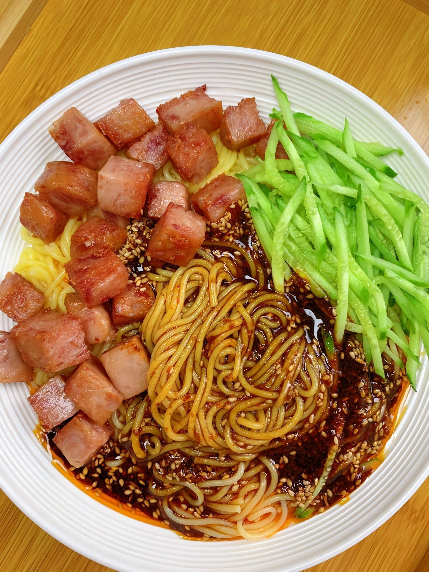 Mì Trộn Cay Đậm Đà, Ấm Bụng Ngày Mưa Sài Gòn