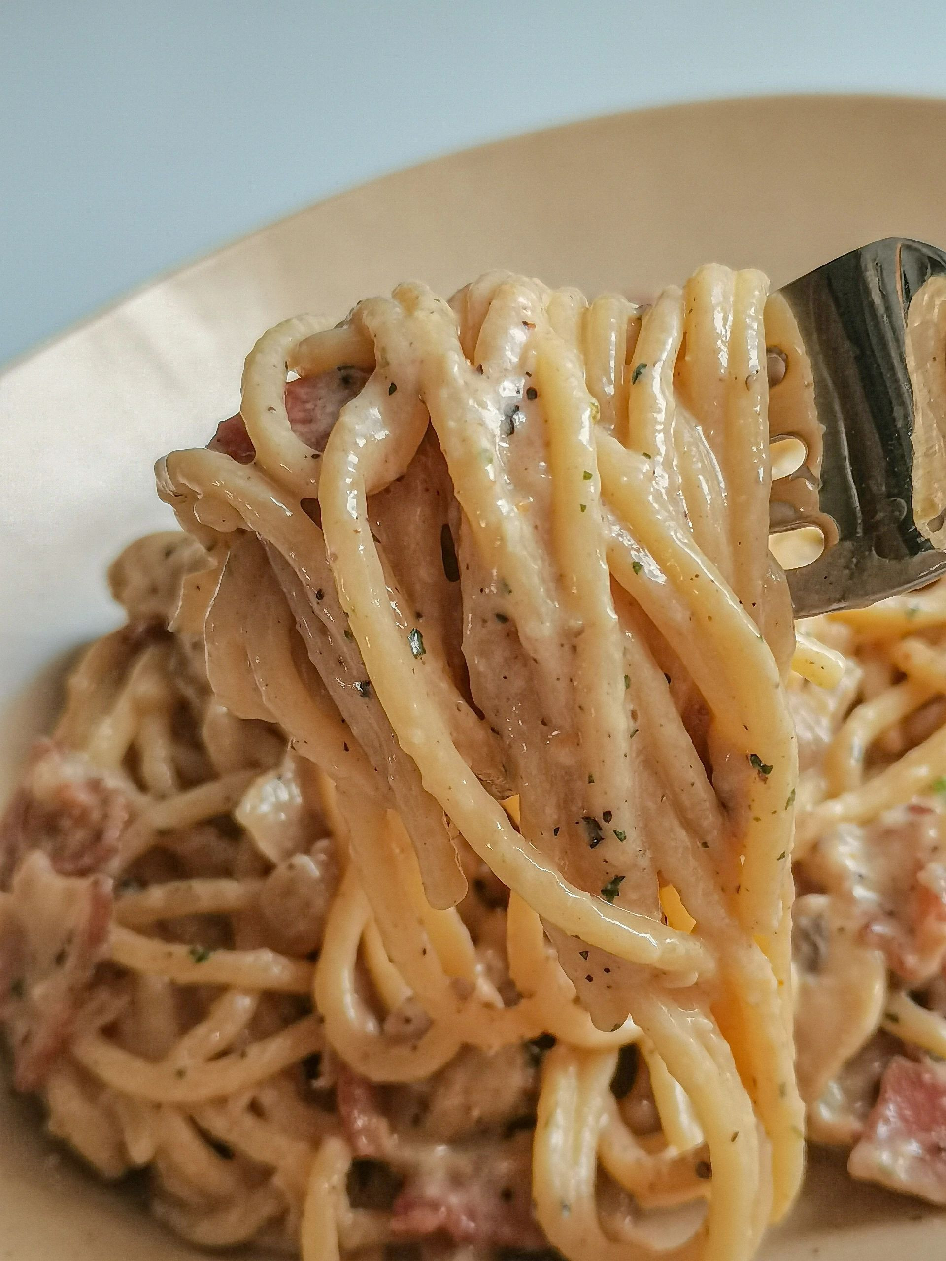 Mì Ý Sốt Kem Thịt Xông Khói Nấm Thơm Ngon Cuối Tuần