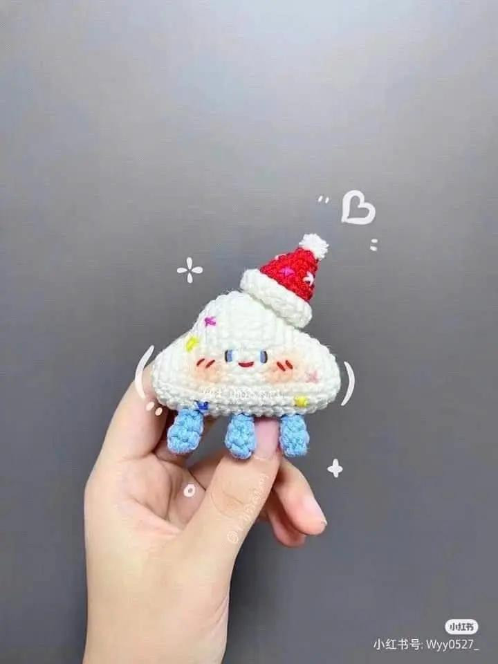 Móc len Gấu Trắng Giáng Sinh Đáng Yêu Với Khăn Quàng