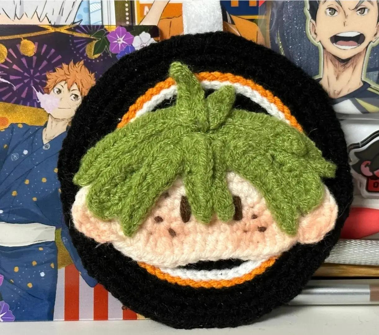 Móc len hình nhân vật anime với tóc cam đáng yêu