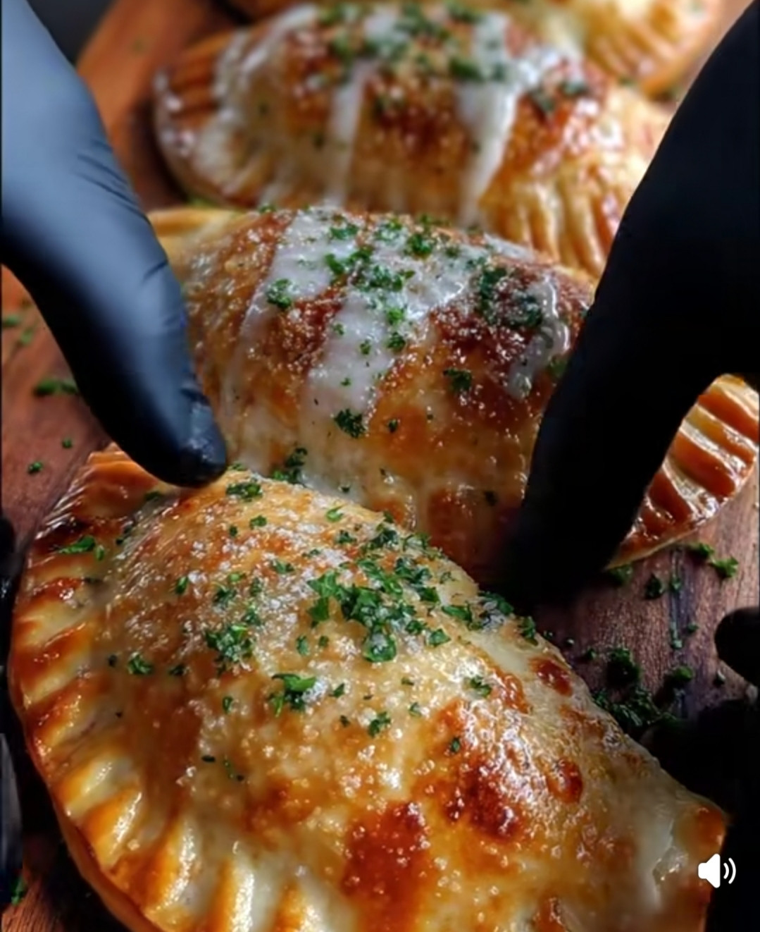 Panzerotti Rellenos de Pollo y Queso Fundido