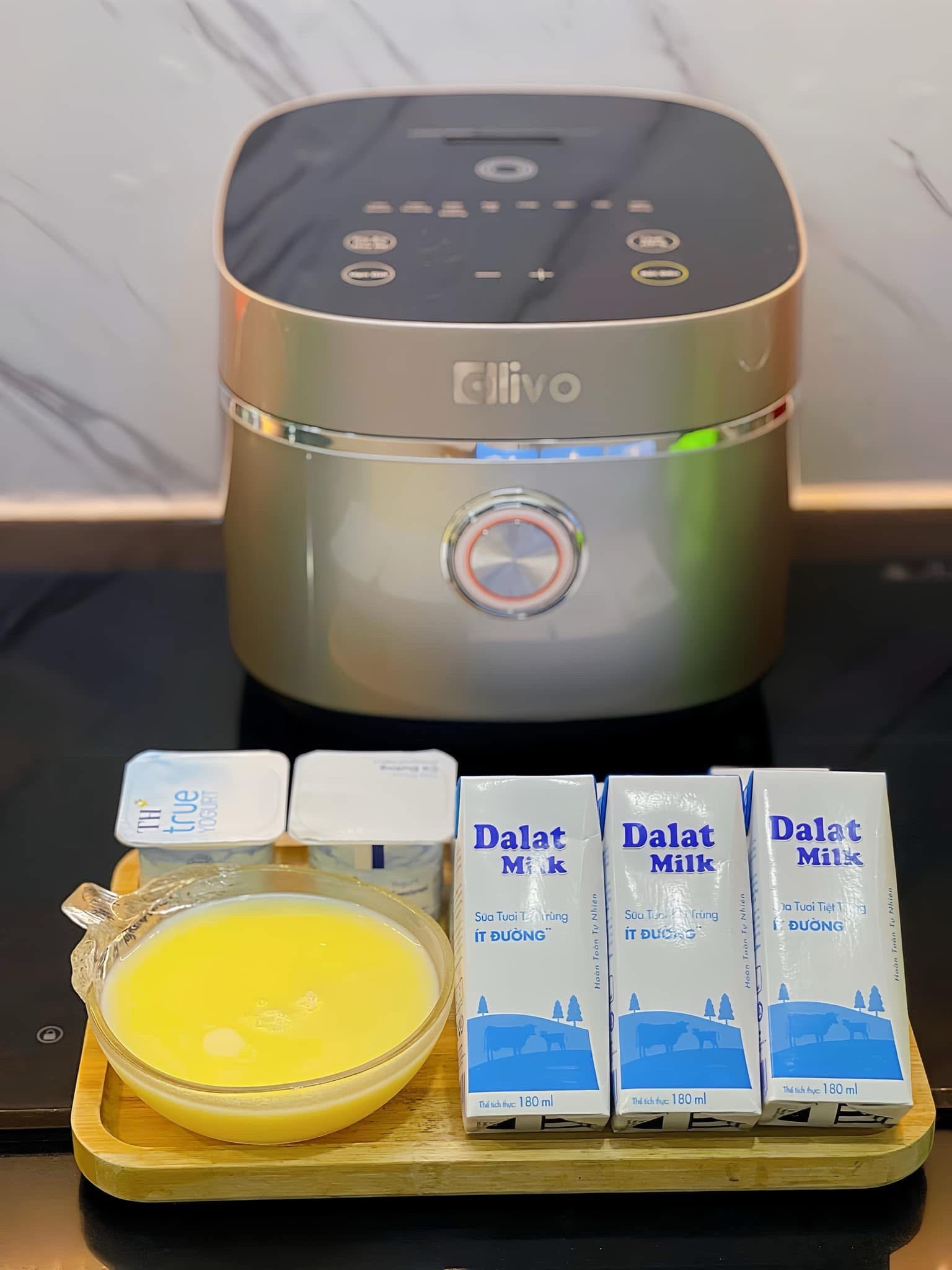 Sữa Chua Mịn Màng Từ Sữa Tươi Đặc Biệt