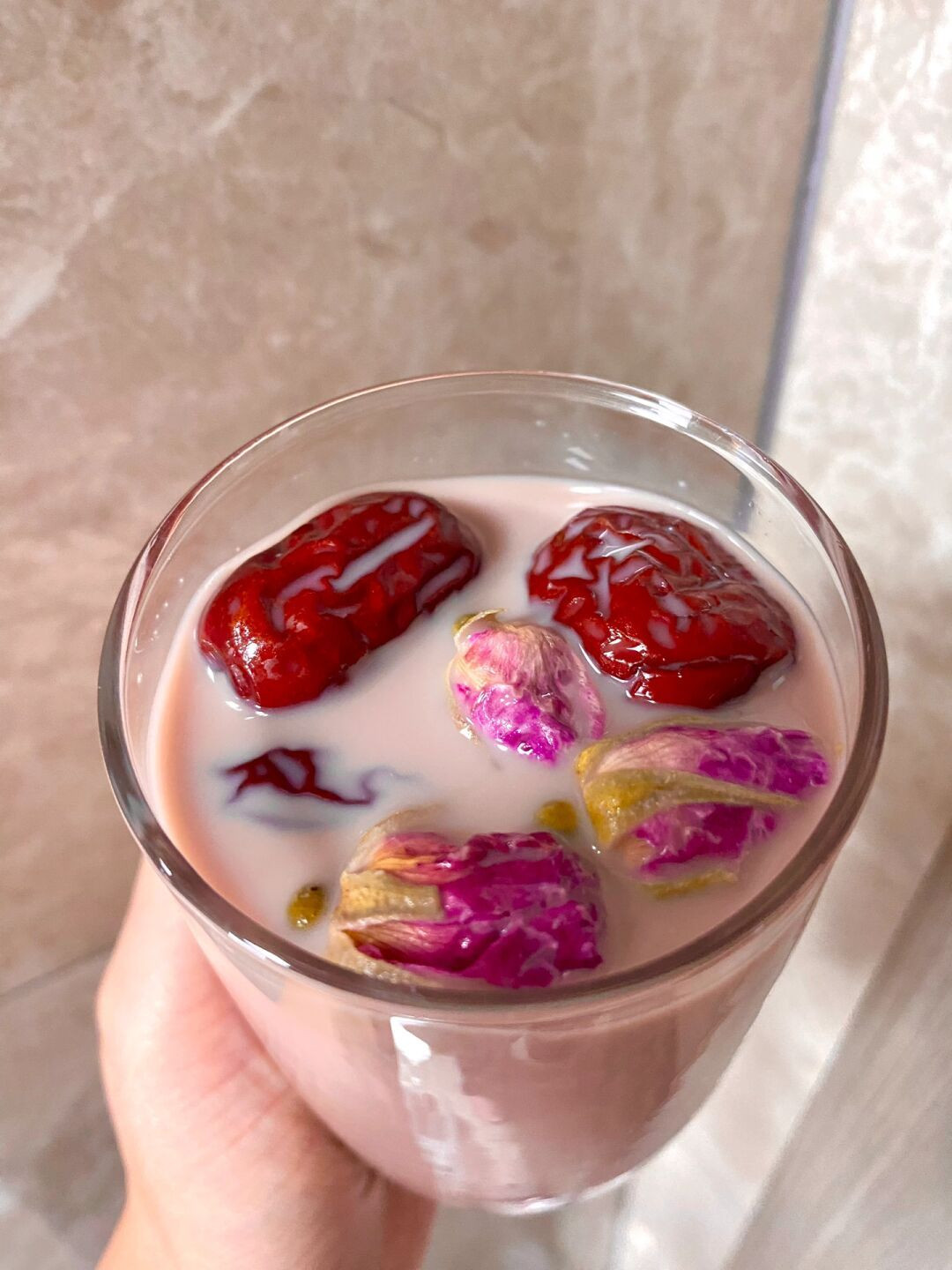 Sữa Hoa Hồng Tươi Mát - Bí Quyết Da Hồng Rạng Ngời