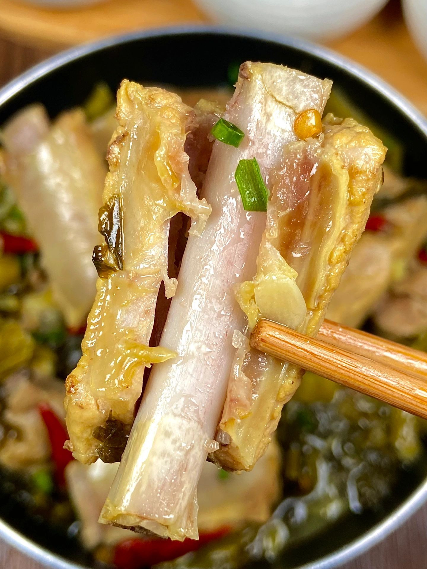 Sườn Heo Xào Dưa Cải Giòn Thơm Đậm Đà Hương Vị Quê