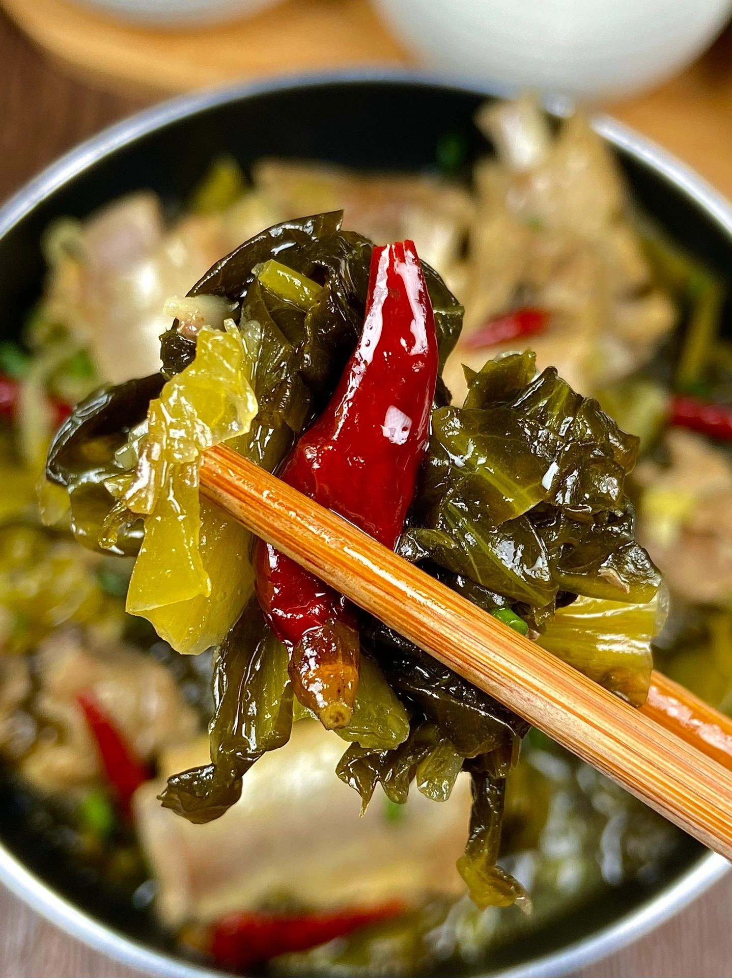 Sườn Heo Xào Dưa Cải Giòn Thơm Đậm Đà Hương Vị Quê