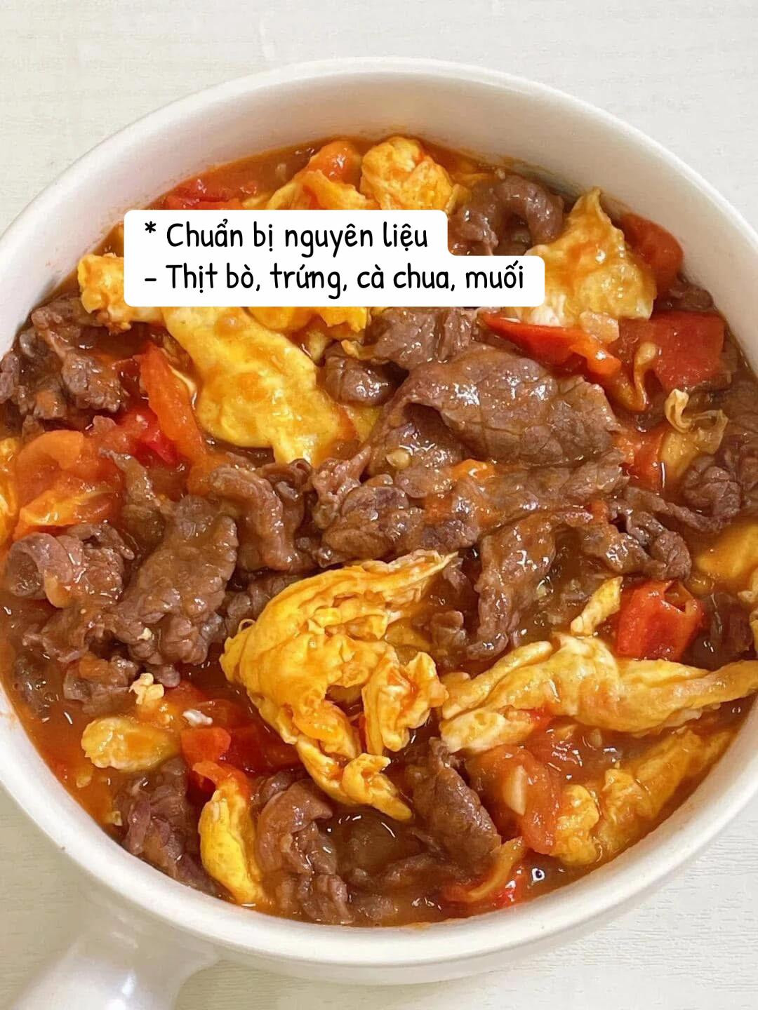 Thịt bò trứng sốt cà chua thơm ngon đậm đà
