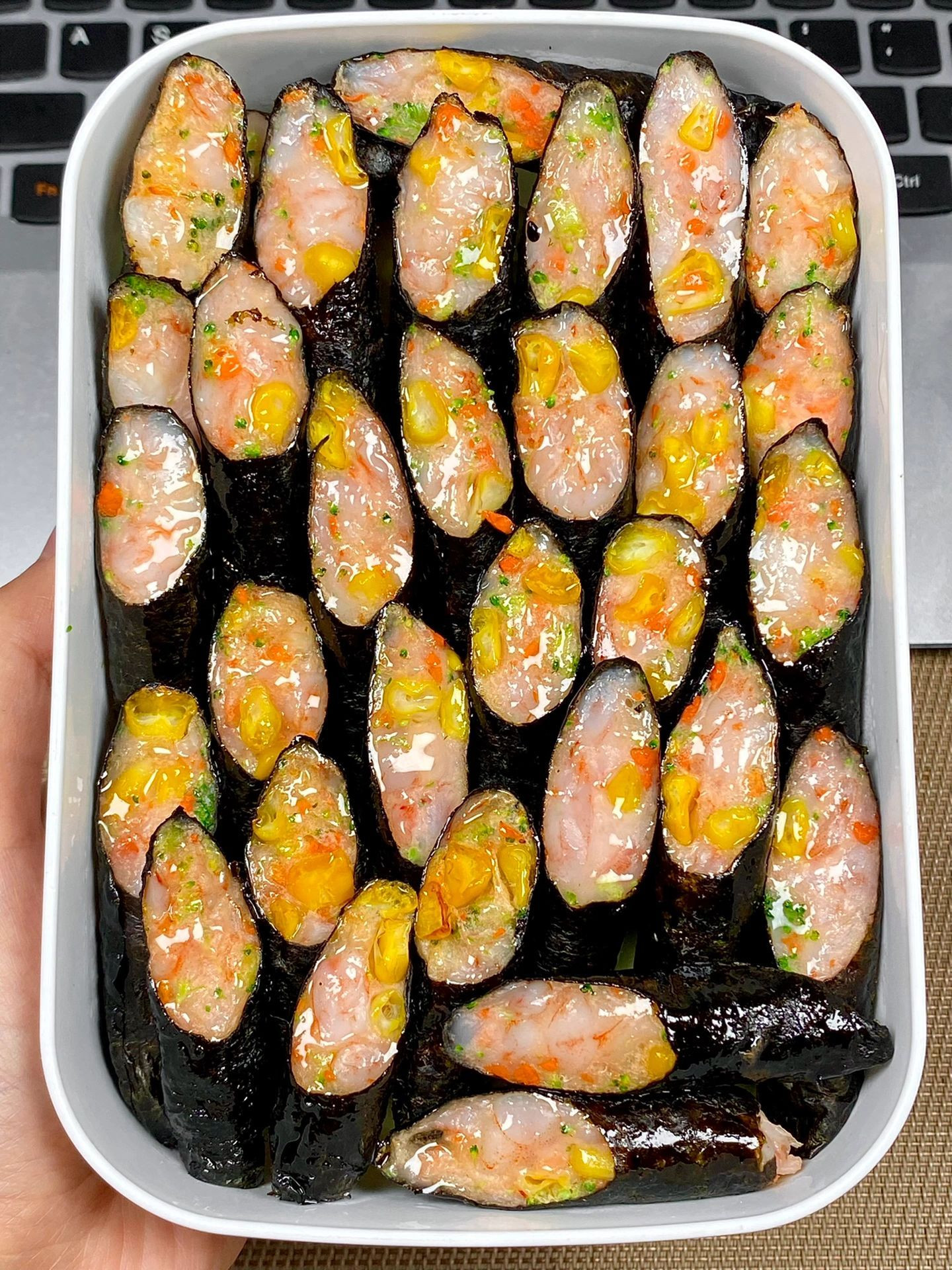 Tôm cuộn rong biển