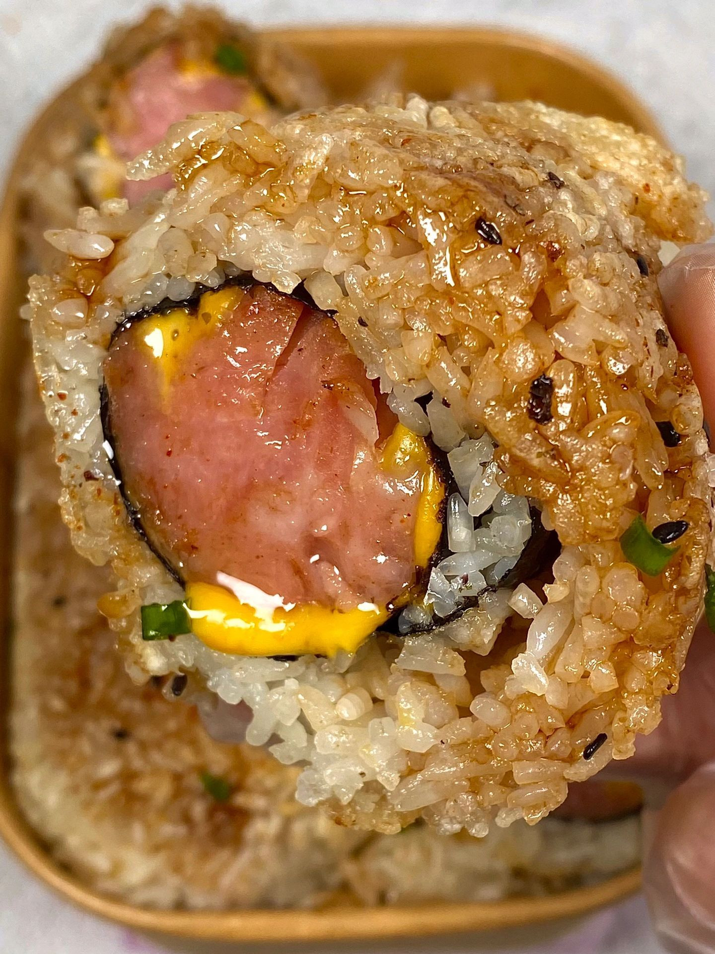 Xúc Xích Rong Biển Chiên Giòn Sốt Mật Ong Đậm Đà