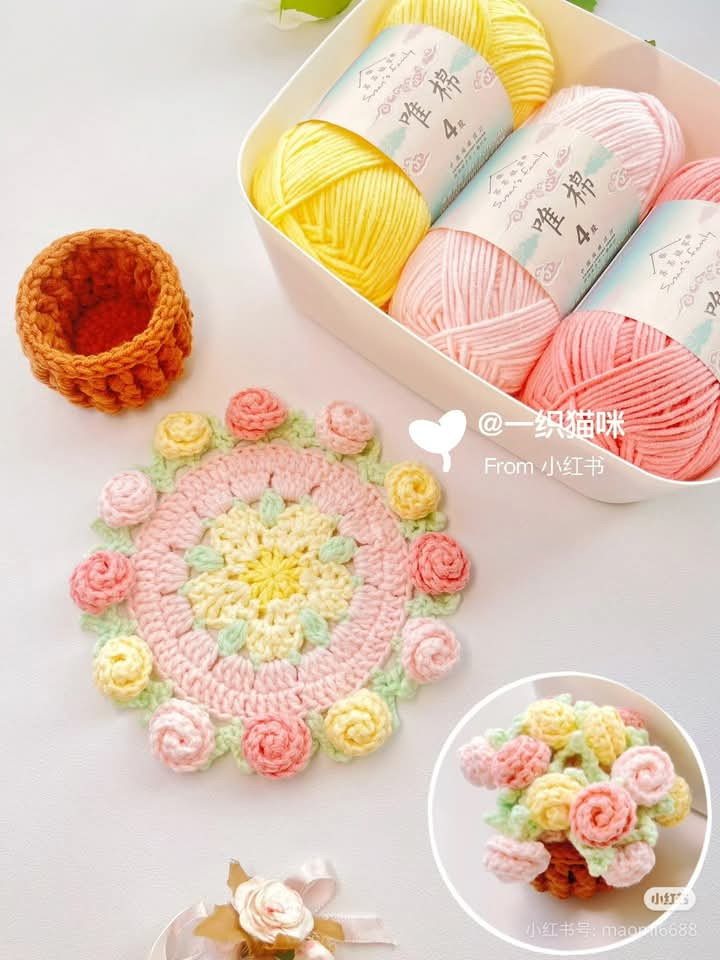 Mẫu móc len giỏ và thảm hoa màu pastel
