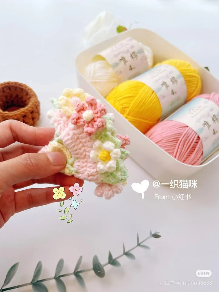 Mẫu móc len giỏ và thảm hoa màu pastel