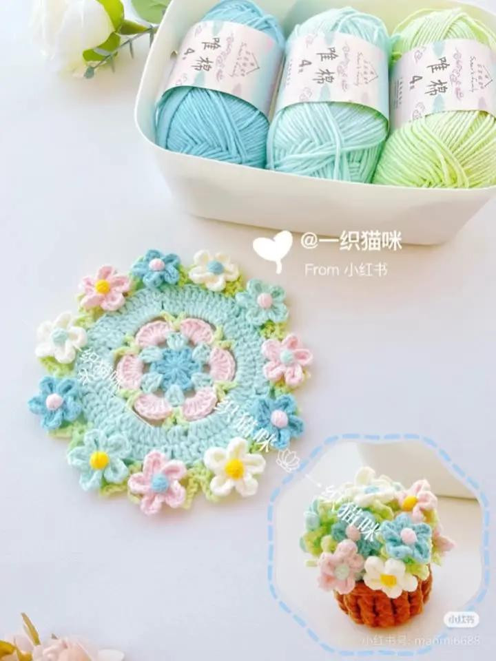 Mẫu móc len giỏ và thảm hoa màu pastel