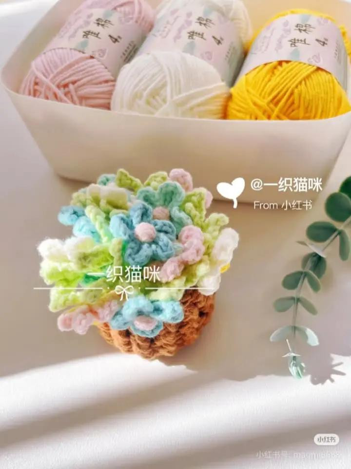 Mẫu móc len giỏ và thảm hoa màu pastel