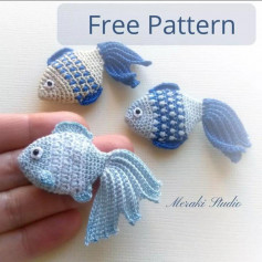 Blue fish crochet pattern.