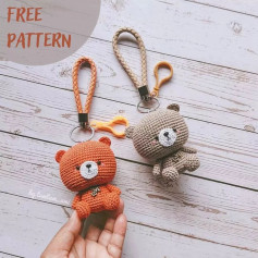 Brown and red bear keychain crochet pattern