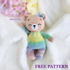 Brown bear crochet pattern with blue bow