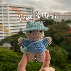 Crochet pattern bear wearing frog hat wearing blue shirt