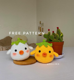 Crochet pattern of chicks wearing calyx hats.