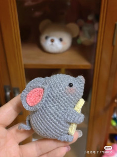 Gray fat mouse crochet pattern